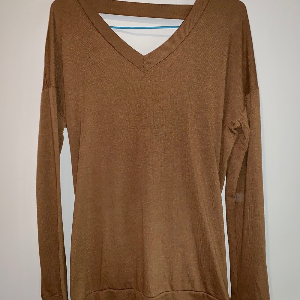 Long sleeve open back shirt